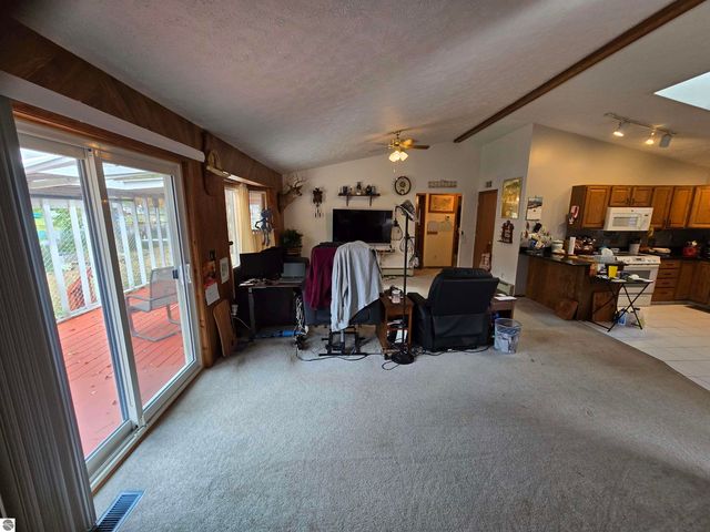 159 Aspenwood Drive, Prudenville, MI 48651