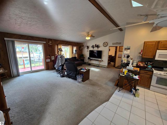 159 Aspenwood Drive, Prudenville, MI 48651