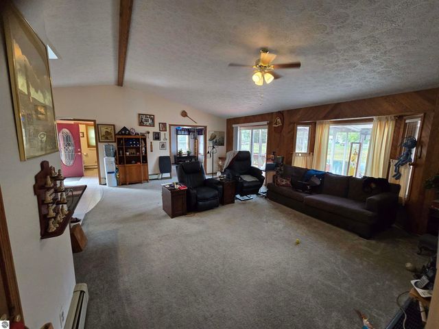 159 Aspenwood Drive, Prudenville, MI 48651