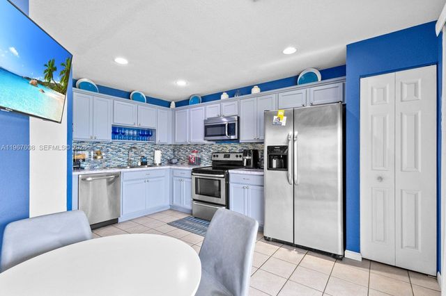 3059 Waddell Ave, West Palm Beach, FL 33411