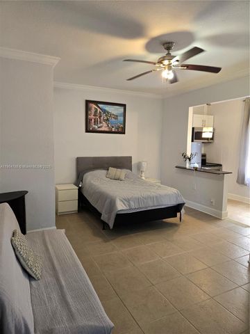 5712 Hollywood Blvd 3, Hollywood, FL 33021