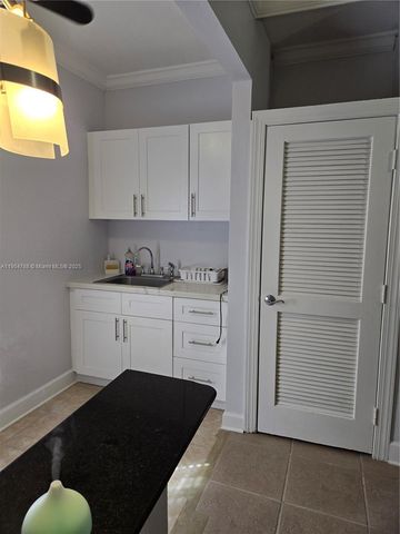 5712 Hollywood Blvd 3, Hollywood, FL 33021