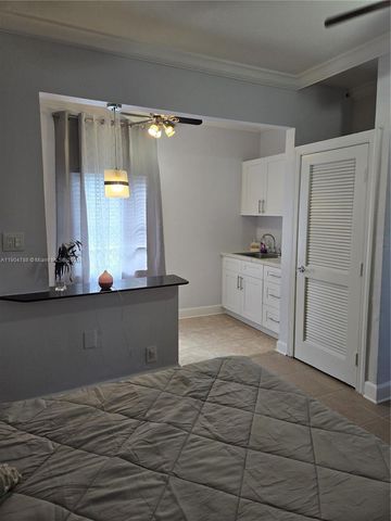 5712 Hollywood Blvd 3, Hollywood, FL 33021