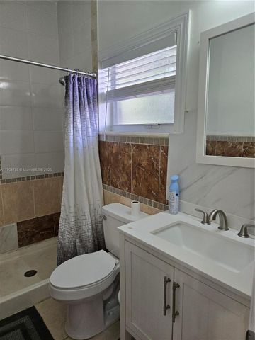 5712 Hollywood Blvd 3, Hollywood, FL 33021