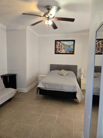 5712 Hollywood Blvd 3, Hollywood, FL 33021