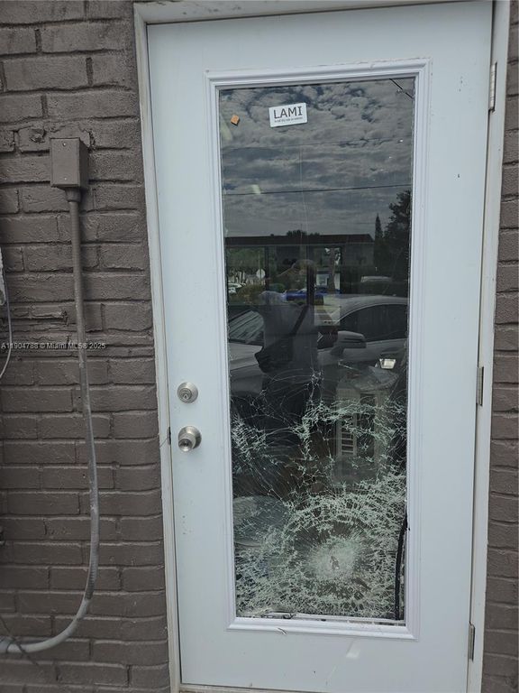 5712 Hollywood Blvd 3, Hollywood, FL 33021