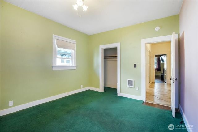 913 S 3rd Avenue, Kelso, WA 98626