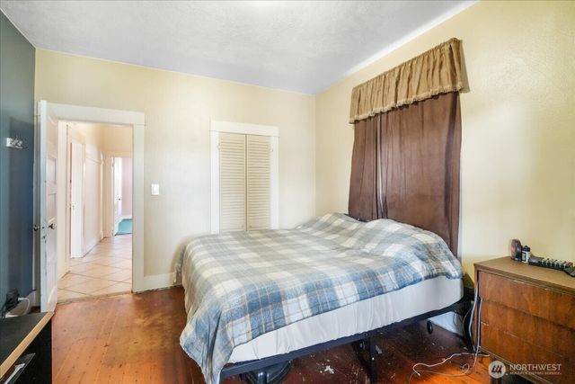 913 S 3rd Avenue, Kelso, WA 98626