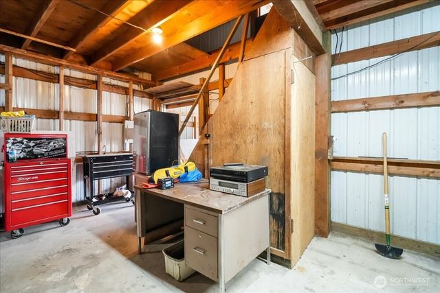 913 S 3rd Avenue, Kelso, WA 98626