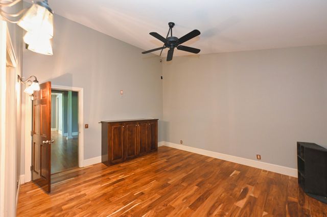 125 Happy Hollow Rd, Goodlettsville, TN 37072