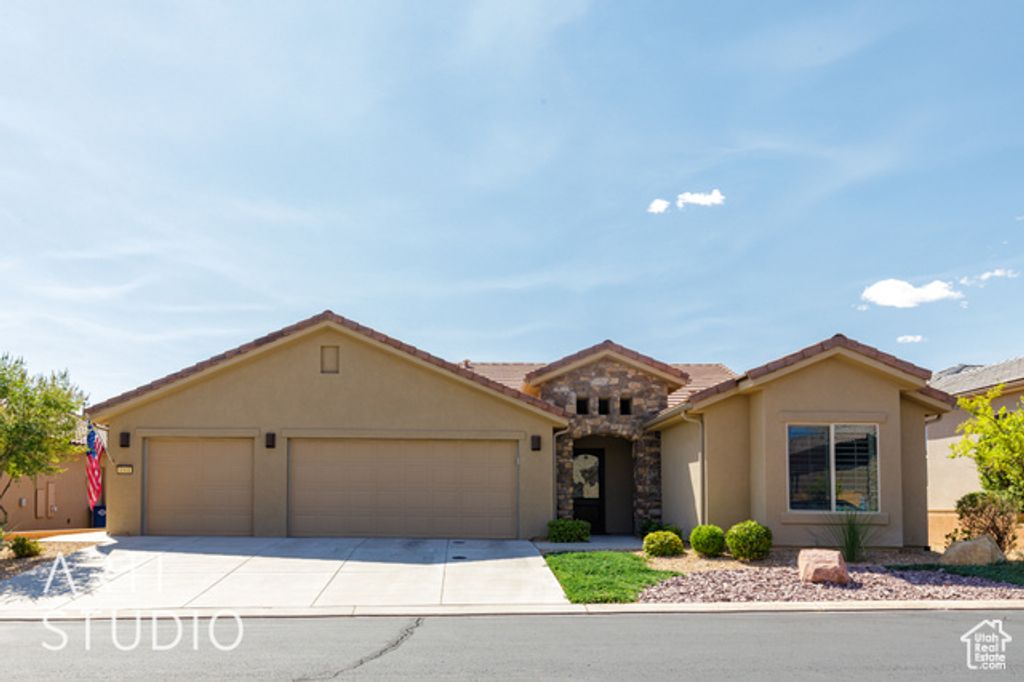 1501 W GRAPEVINE DR, St. George, UT 84790