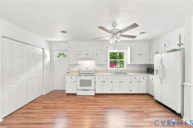 312 Knight Ct, Highland Springs, VA 23223