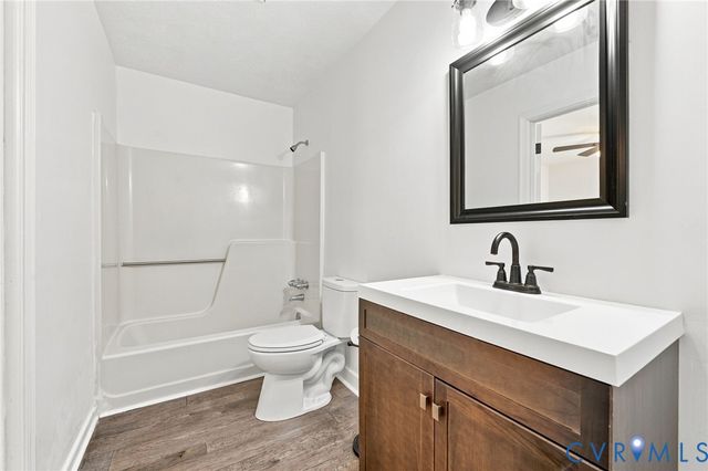 312 Knight Ct, Highland Springs, VA 23223