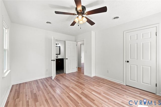 312 Knight Ct, Highland Springs, VA 23223