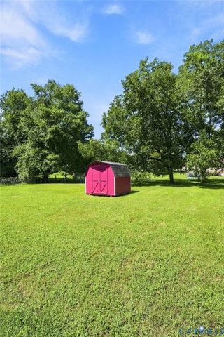 312 Knight Ct, Highland Springs, VA 23223