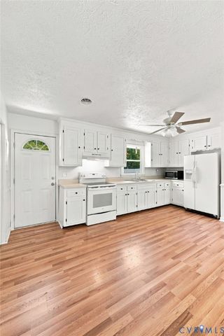 312 Knight Ct, Highland Springs, VA 23223