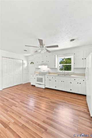312 Knight Ct, Highland Springs, VA 23223