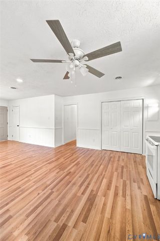 312 Knight Ct, Highland Springs, VA 23223