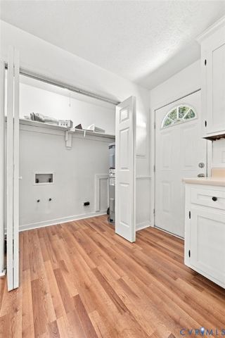 312 Knight Ct, Highland Springs, VA 23223
