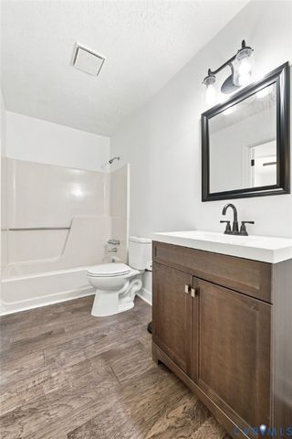 312 Knight Ct, Highland Springs, VA 23223