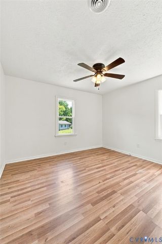 312 Knight Ct, Highland Springs, VA 23223