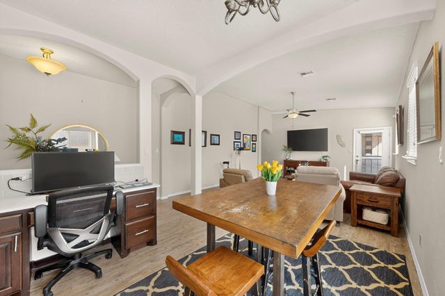5815 Mafraq Avenue NW, Albuquerque, NM 87114