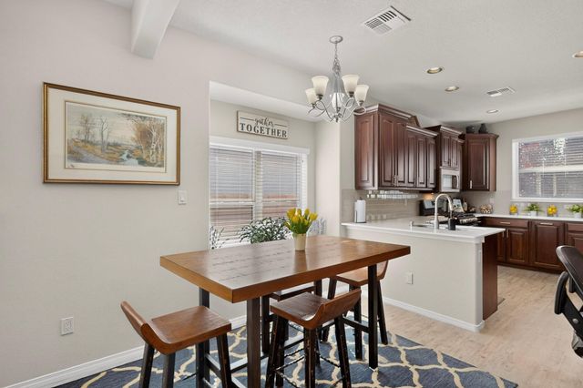 5815 Mafraq Avenue NW, Albuquerque, NM 87114