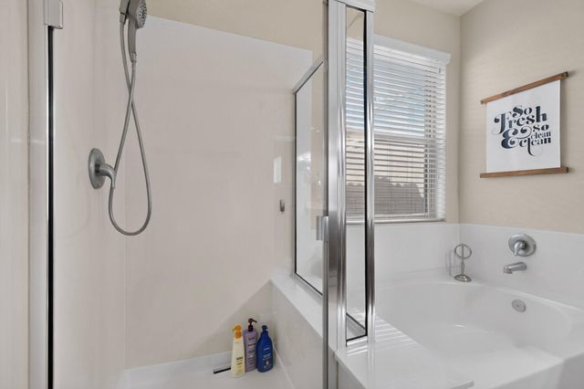 5815 Mafraq Avenue NW, Albuquerque, NM 87114