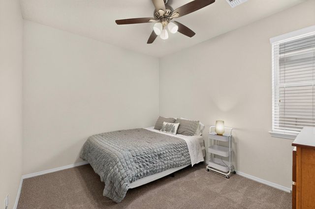 5815 Mafraq Avenue NW, Albuquerque, NM 87114