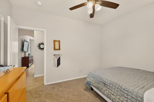 5815 Mafraq Avenue NW, Albuquerque, NM 87114