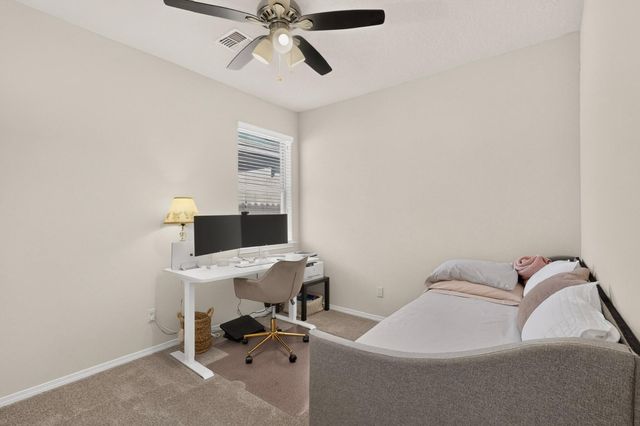 5815 Mafraq Avenue NW, Albuquerque, NM 87114