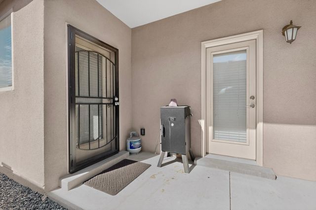 5815 Mafraq Avenue NW, Albuquerque, NM 87114