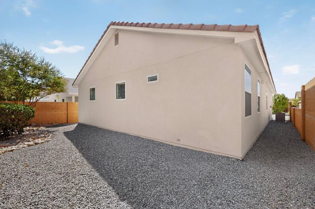 5815 Mafraq Avenue NW, Albuquerque, NM 87114