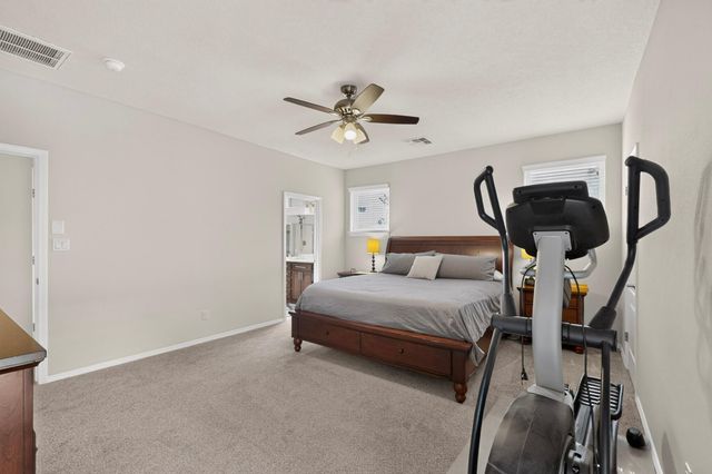 5815 Mafraq Avenue NW, Albuquerque, NM 87114