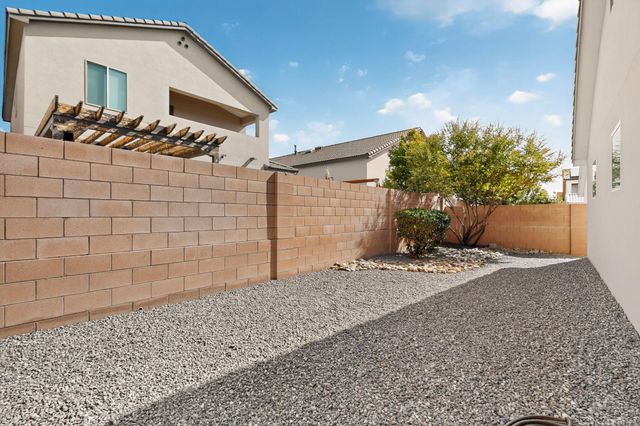 5815 Mafraq Avenue NW, Albuquerque, NM 87114