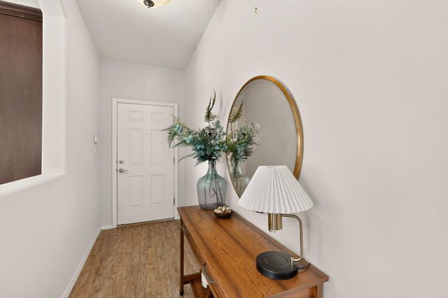 5815 Mafraq Avenue NW, Albuquerque, NM 87114