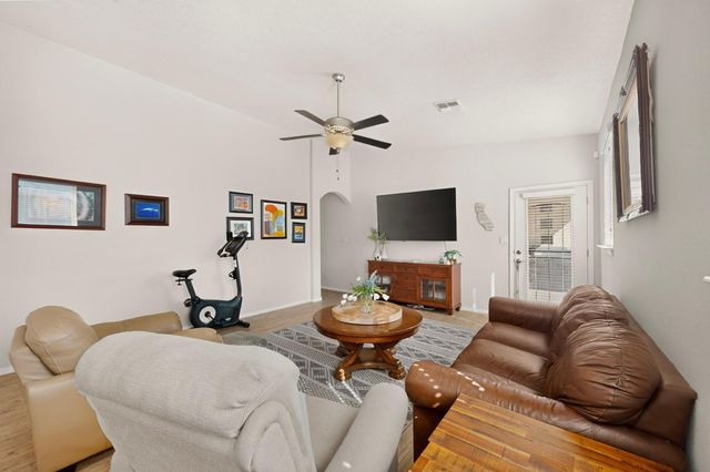 5815 Mafraq Avenue NW, Albuquerque, NM 87114