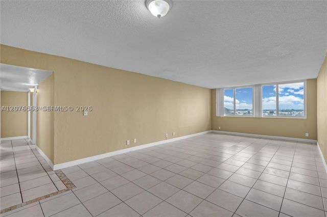 9143 SW 77th Ave B802, Miami, FL 33156