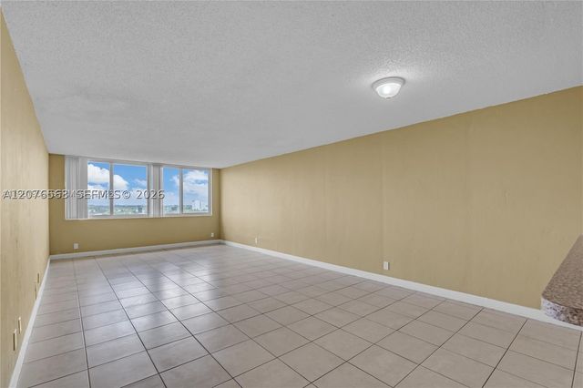 9143 SW 77th Ave B802, Miami, FL 33156
