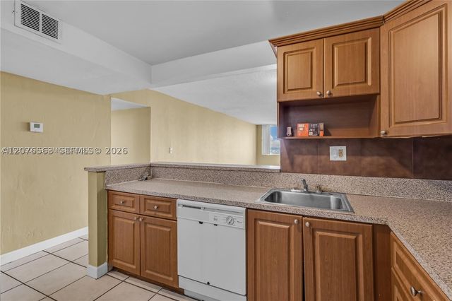 9143 SW 77th Ave B802, Miami, FL 33156