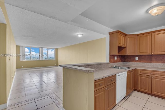 9143 SW 77th Ave B802, Miami, FL 33156