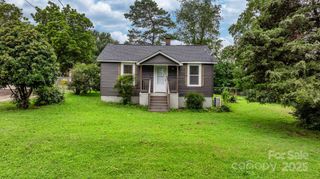 1333 13th Street NE, Hickory, NC 28601