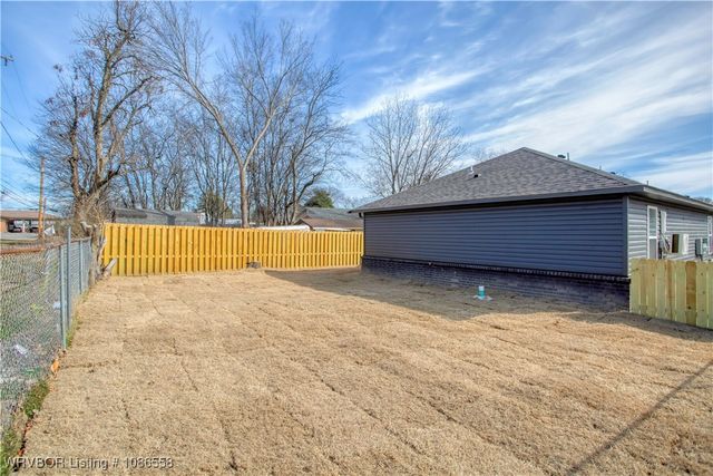 1921 N 12 Street, Fort Smith, AR 72903
