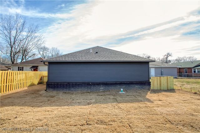 1921 N 12 Street, Fort Smith, AR 72903