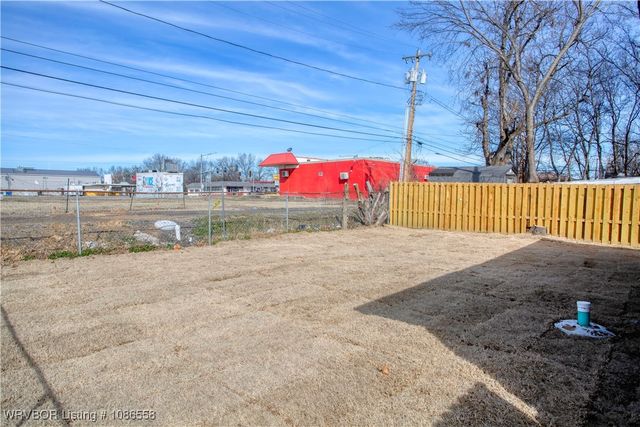 1921 N 12 Street, Fort Smith, AR 72903