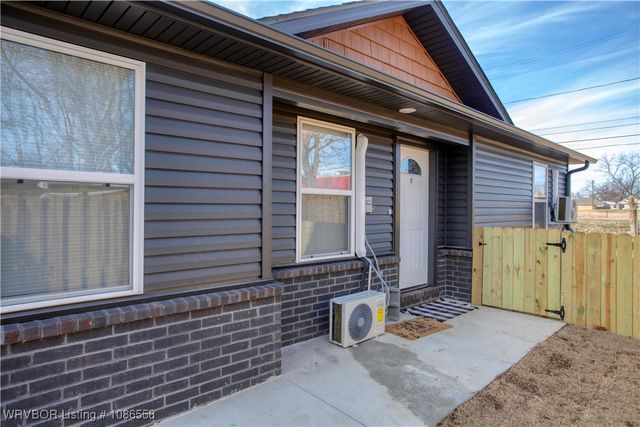 1921 N 12 Street, Fort Smith, AR 72903