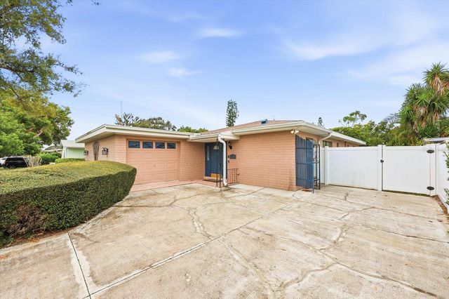 5736 LIME WAY, Seminole, FL 33772