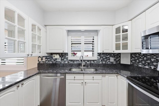 5736 LIME WAY, Seminole, FL 33772