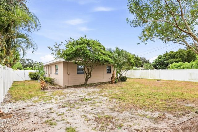 5736 LIME WAY, Seminole, FL 33772