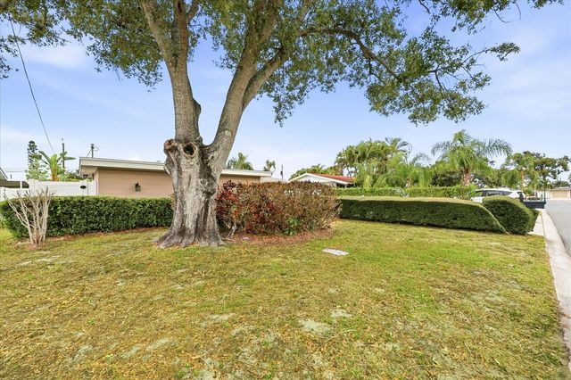 5736 LIME WAY, Seminole, FL 33772